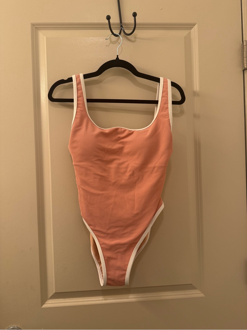 LainSnow Coral Ribbed One-Piece Swimsuit with White Trim - New Without Tags - Picture 2 of 4
